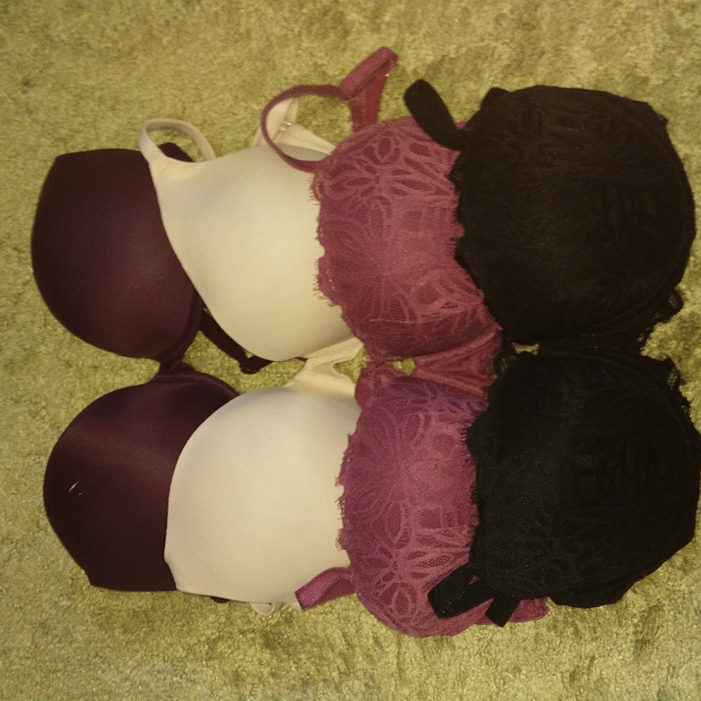 Pink Victoria secret date push up bras